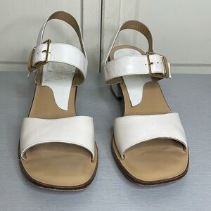 Bernardo 1946 Women's Size 7N White Low Blocked Heel Sling Back Leather Sandal